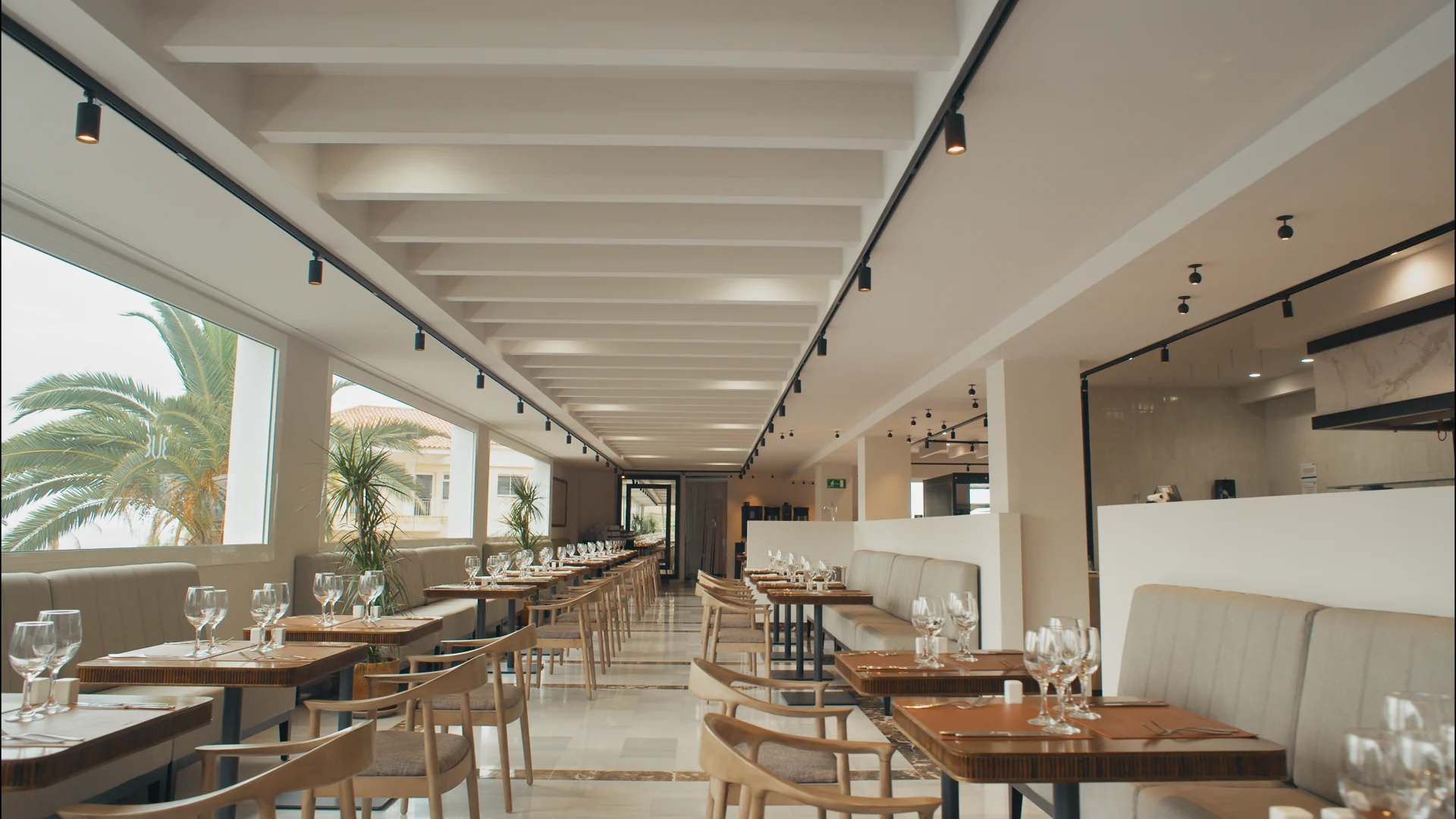 TUI BLUE — still 14, color grading by Janik Schoebel